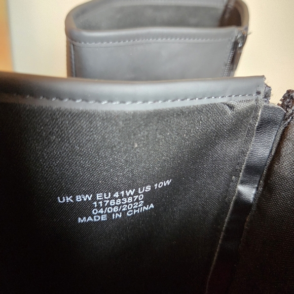 ASOS DESIGN Wide Curve Fit Carla Chunky Knee Waterproof Boots in Black Size 10W - Picture 15 of 16